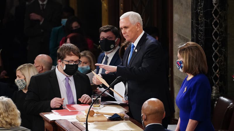 Mike Pence reanuda la sesión en el Capitolio: "No habéis ganado, la violencia nunca gana"